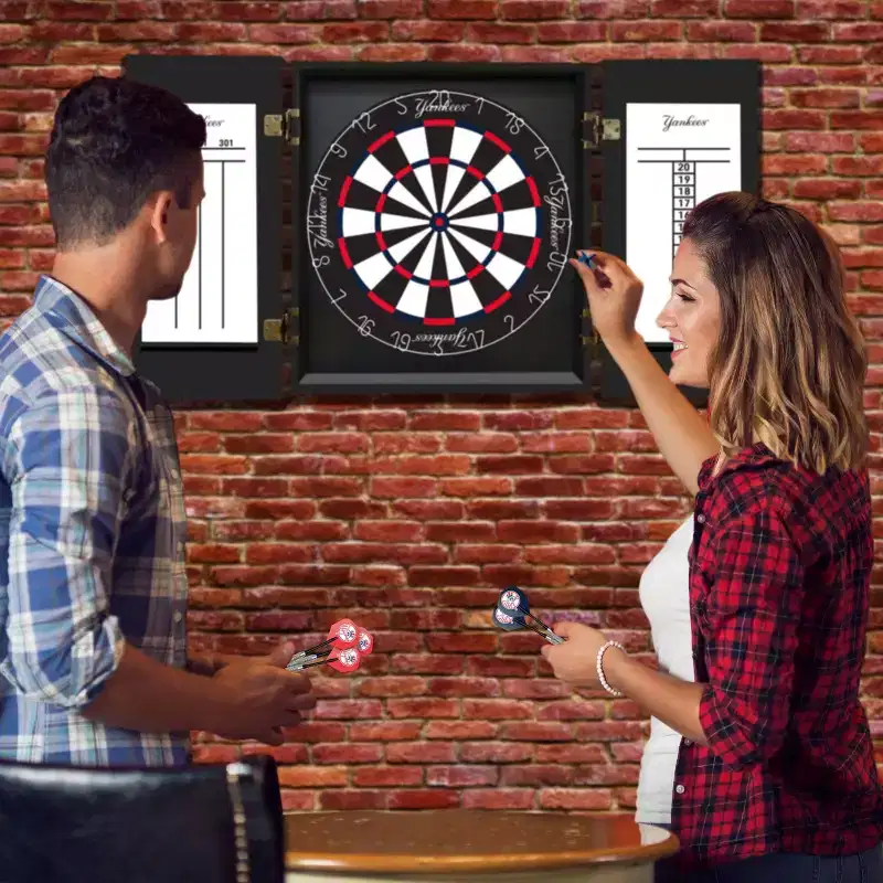 MLB New York Yankees Fan's Choice Dartboard Set