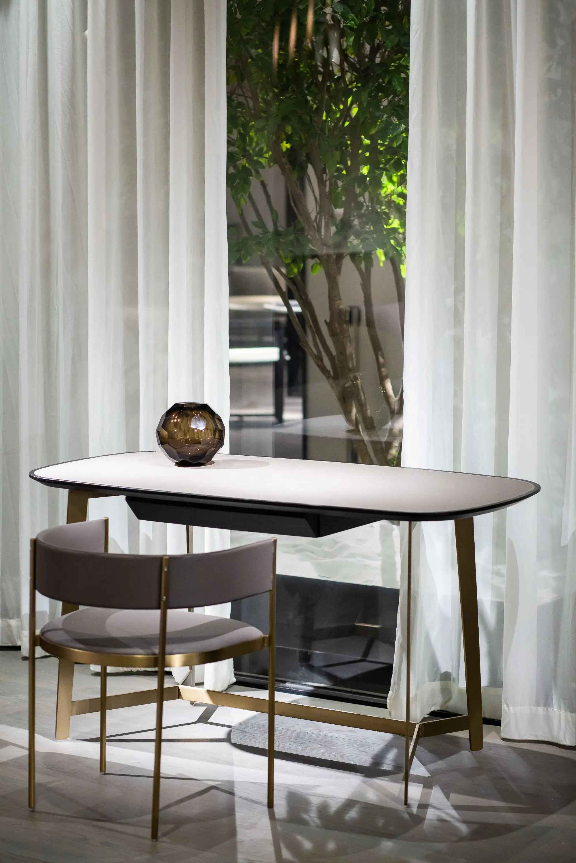 Italian Minimalist Dressing Table HM-1916-1 | Stylish Bedroom Furniture